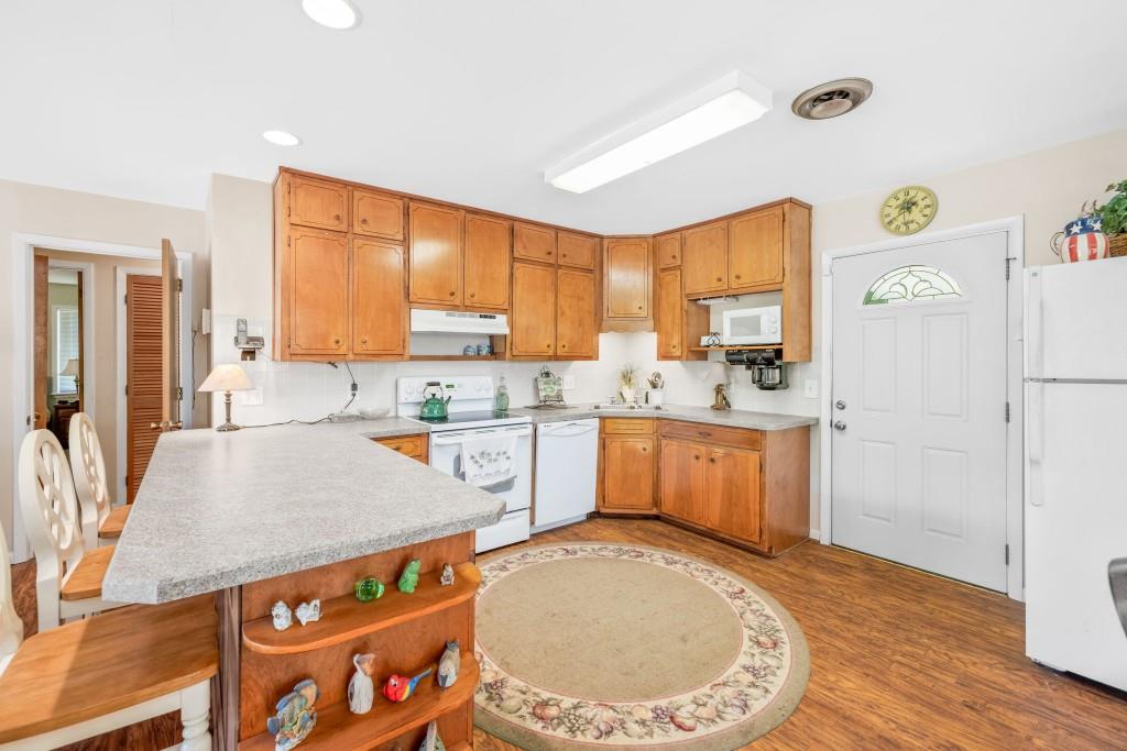 3375 Shoreland Drive