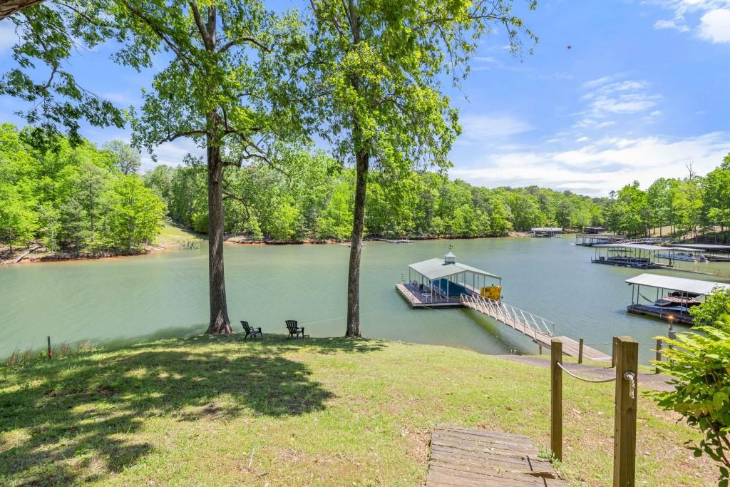 3375 Shoreland Drive