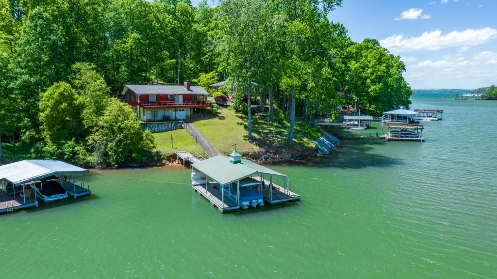 3375 Shoreland Drive