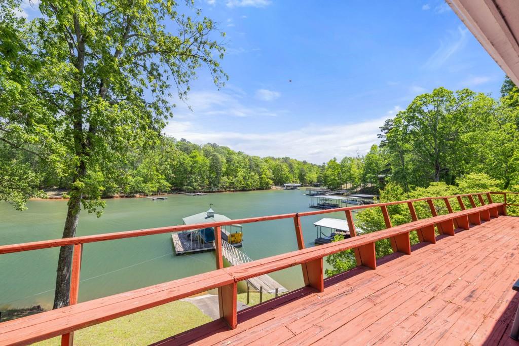 3375 Shoreland Drive