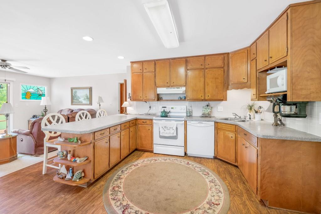 3375 Shoreland Drive