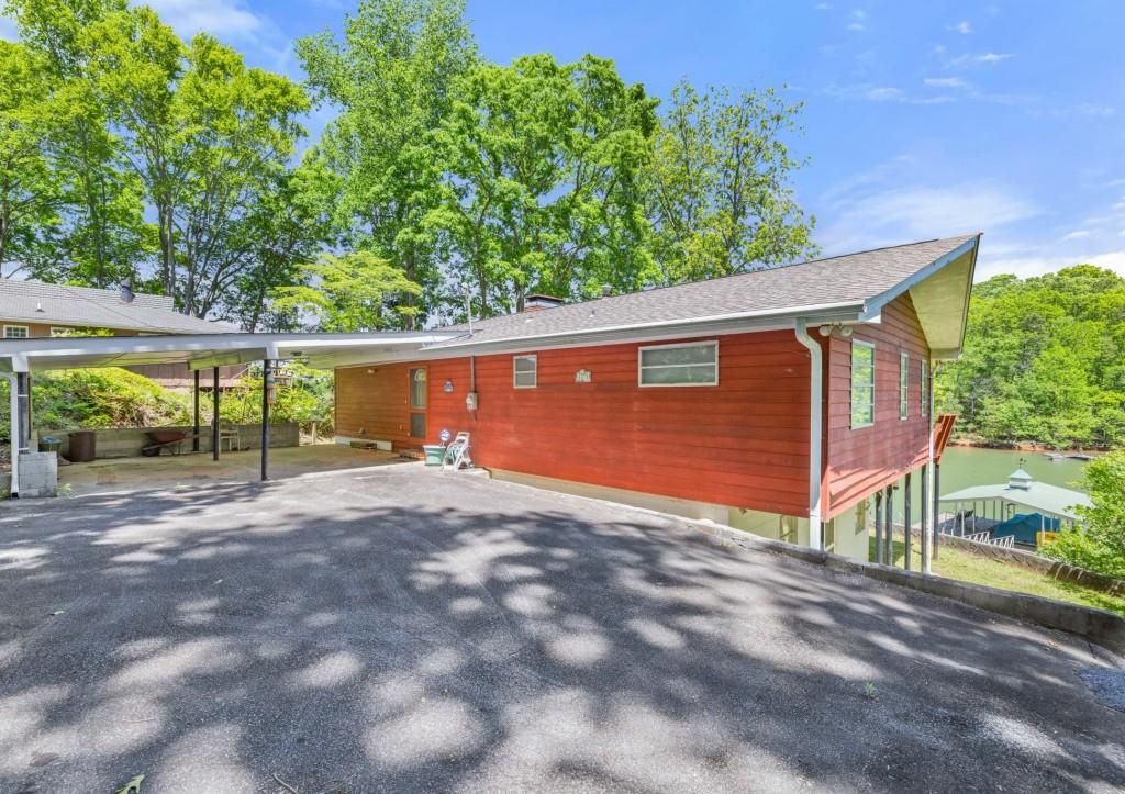 3375 Shoreland Drive
