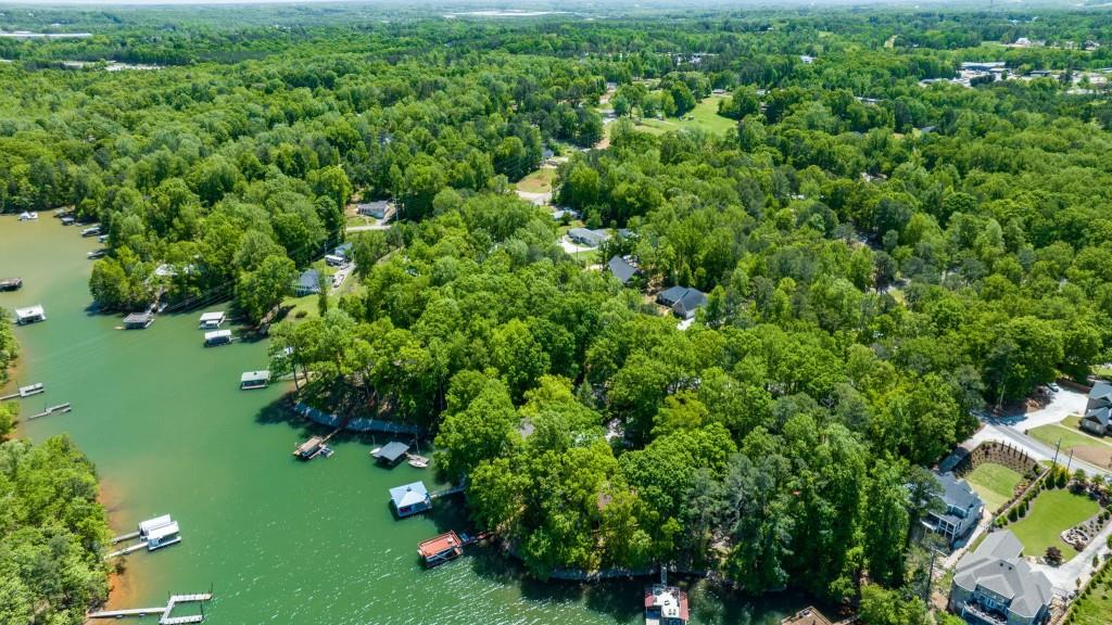 3375 Shoreland Drive