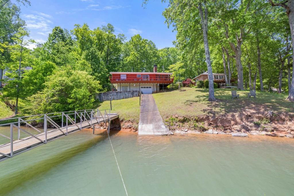 3375 Shoreland Drive