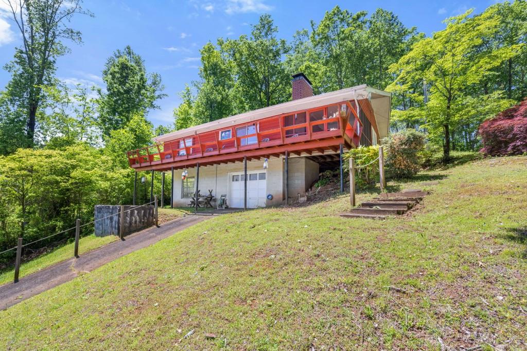 3375 Shoreland Drive