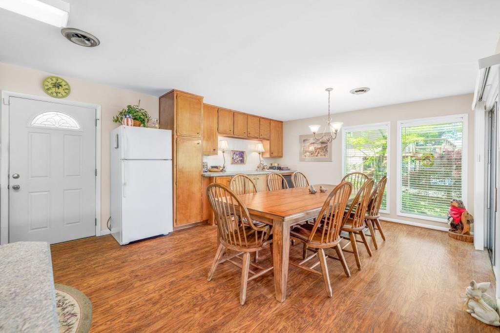 3375 Shoreland Drive
