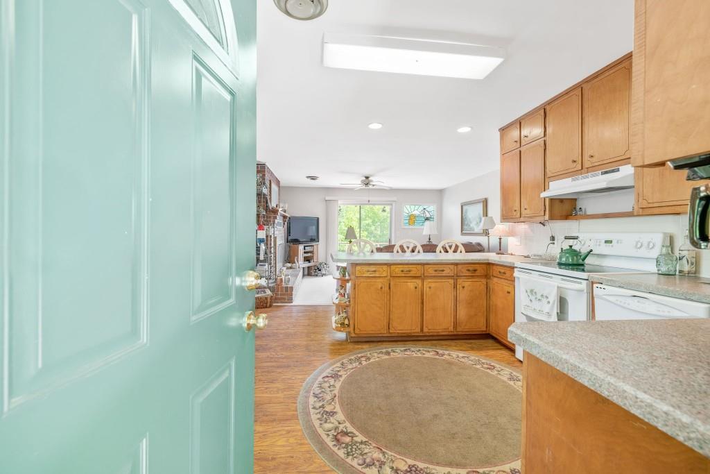 3375 Shoreland Drive