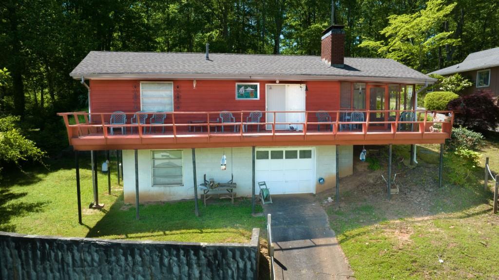 3375 Shoreland Drive