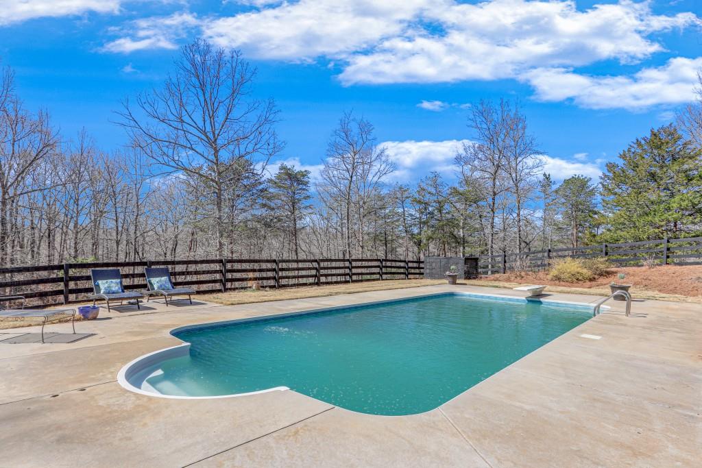4555 Jim Hood Road