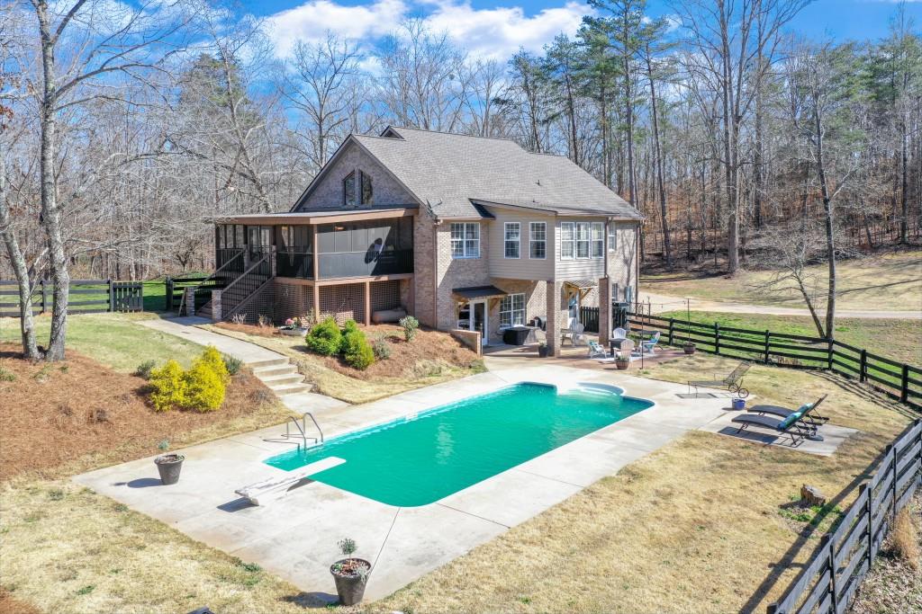 4555 Jim Hood Road
