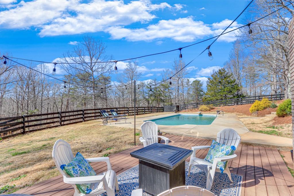 4555 Jim Hood Road
