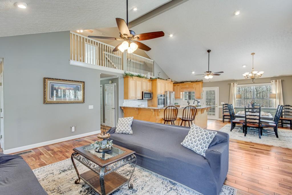 4555 Jim Hood Road