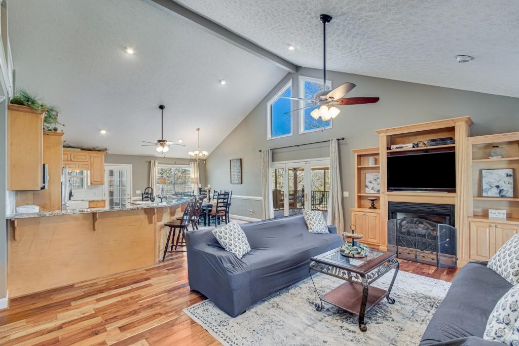 4555 Jim Hood Road