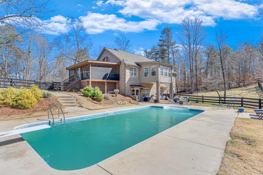 4555 Jim Hood Road