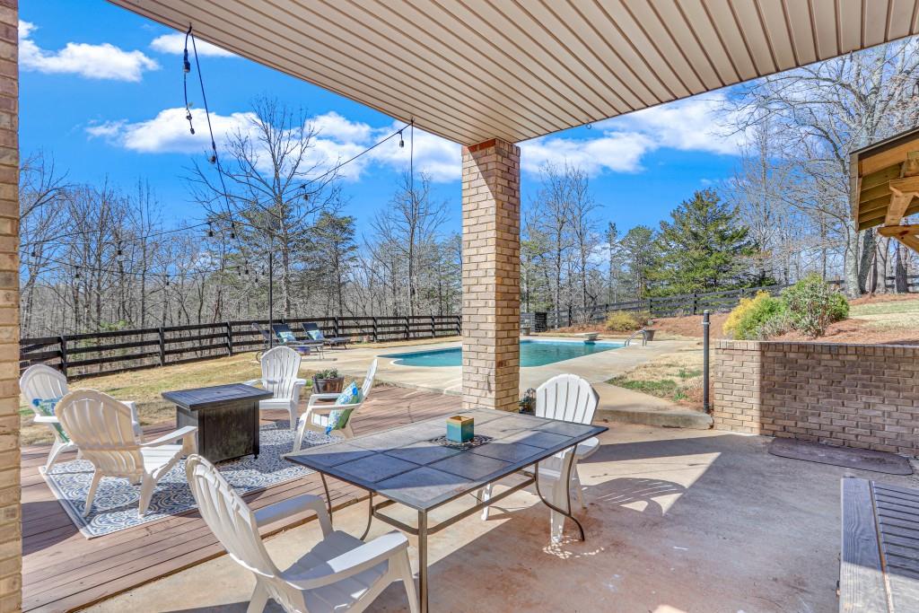 4555 Jim Hood Road