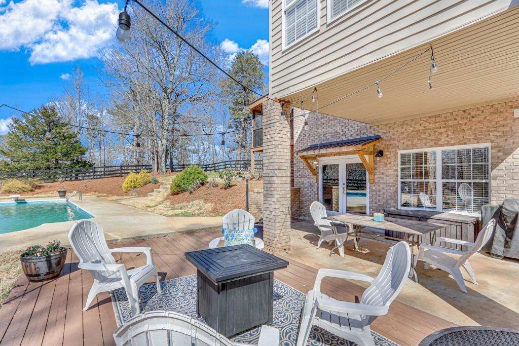 4555 Jim Hood Road