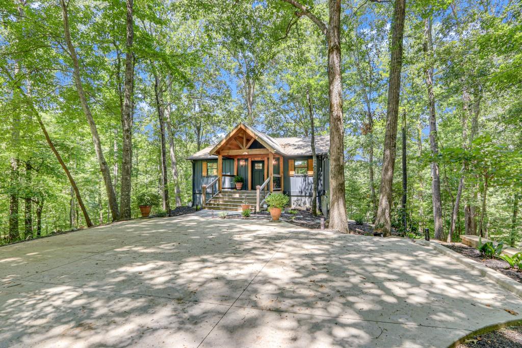 3930 Lake Court