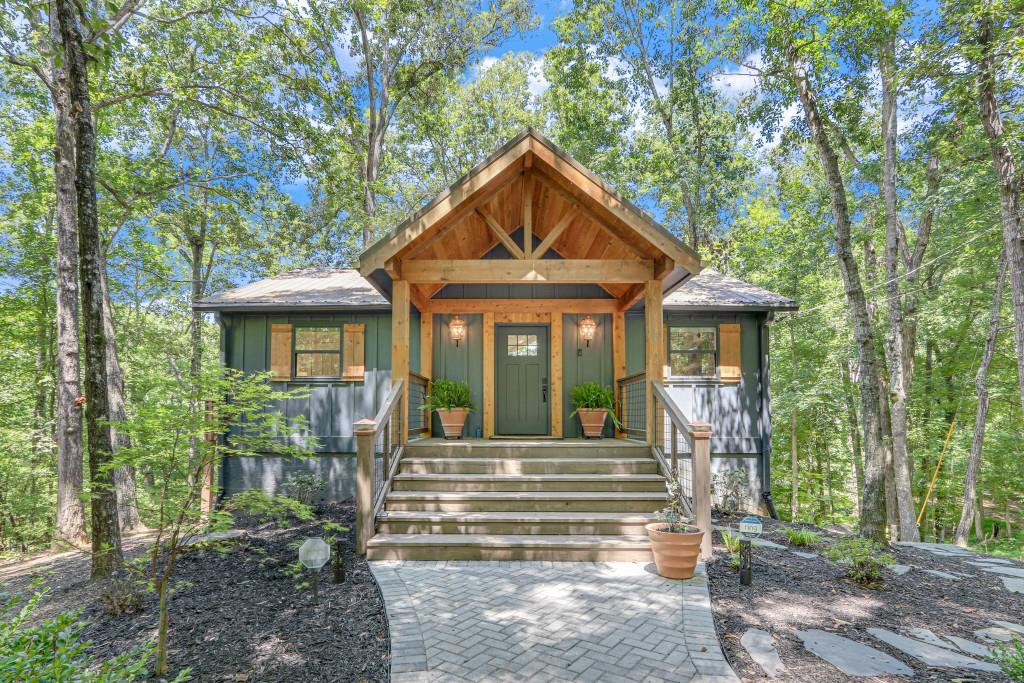3930 Lake Court