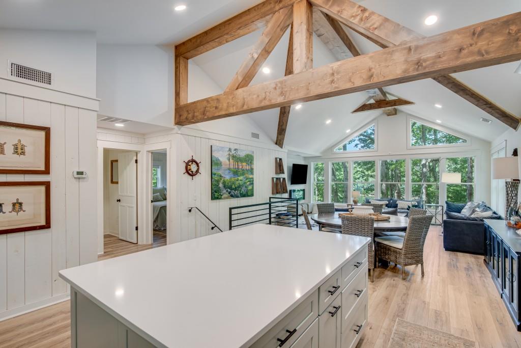 3930 Lake Court