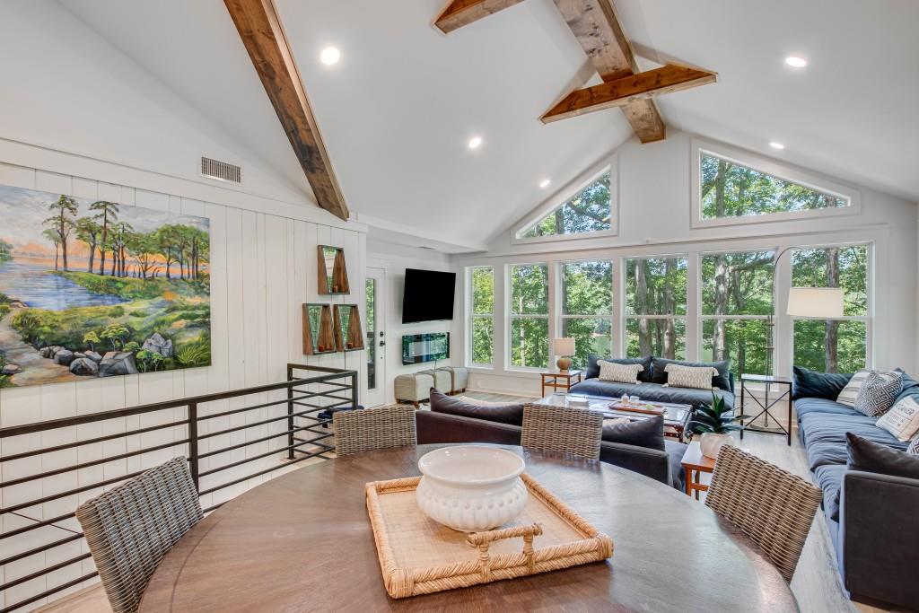 3930 Lake Court