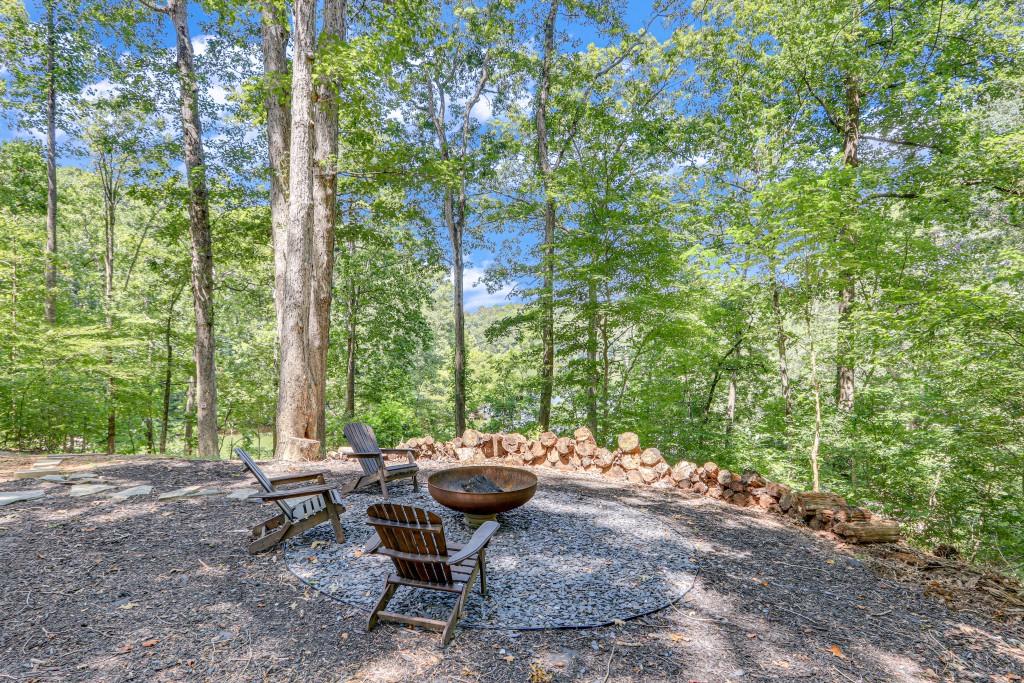 3930 Lake Court