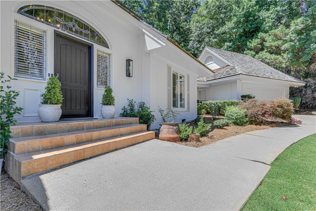 3040 Hickory Hills Drive