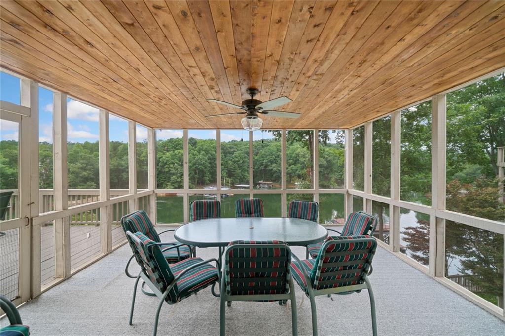 105 STONECLIFF COVE Drive