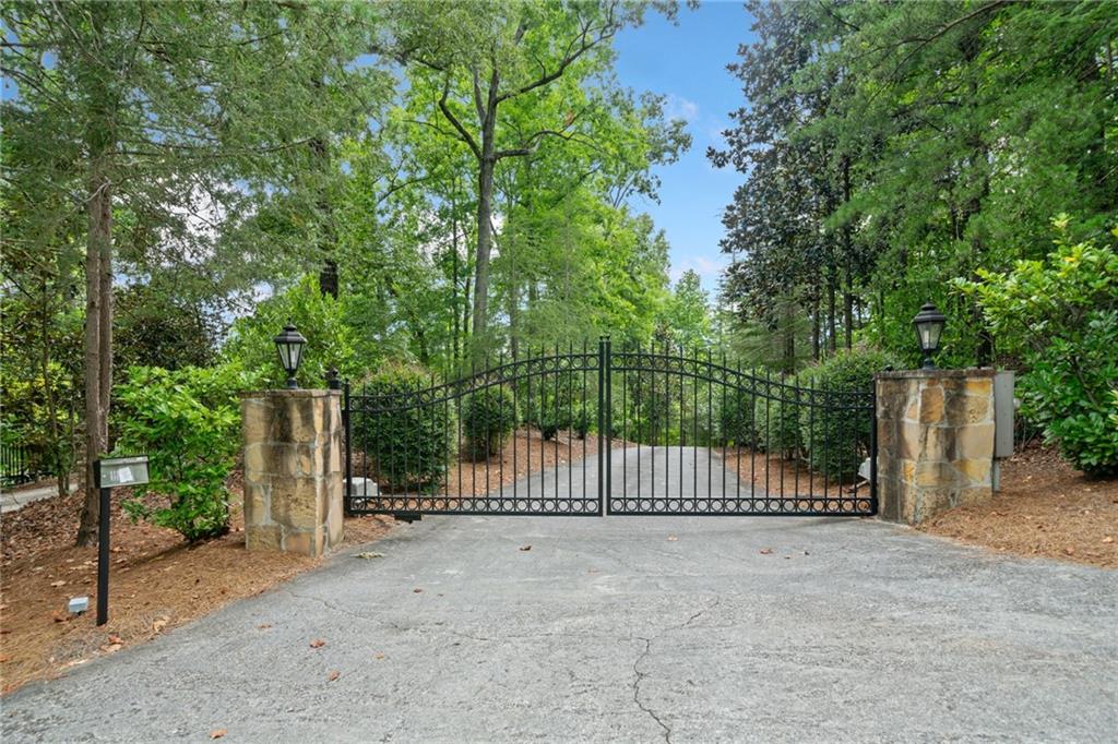 105 STONECLIFF COVE Drive