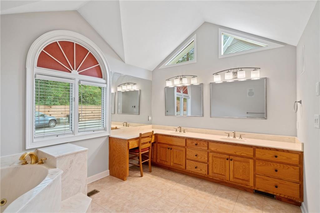 105 STONECLIFF COVE Drive