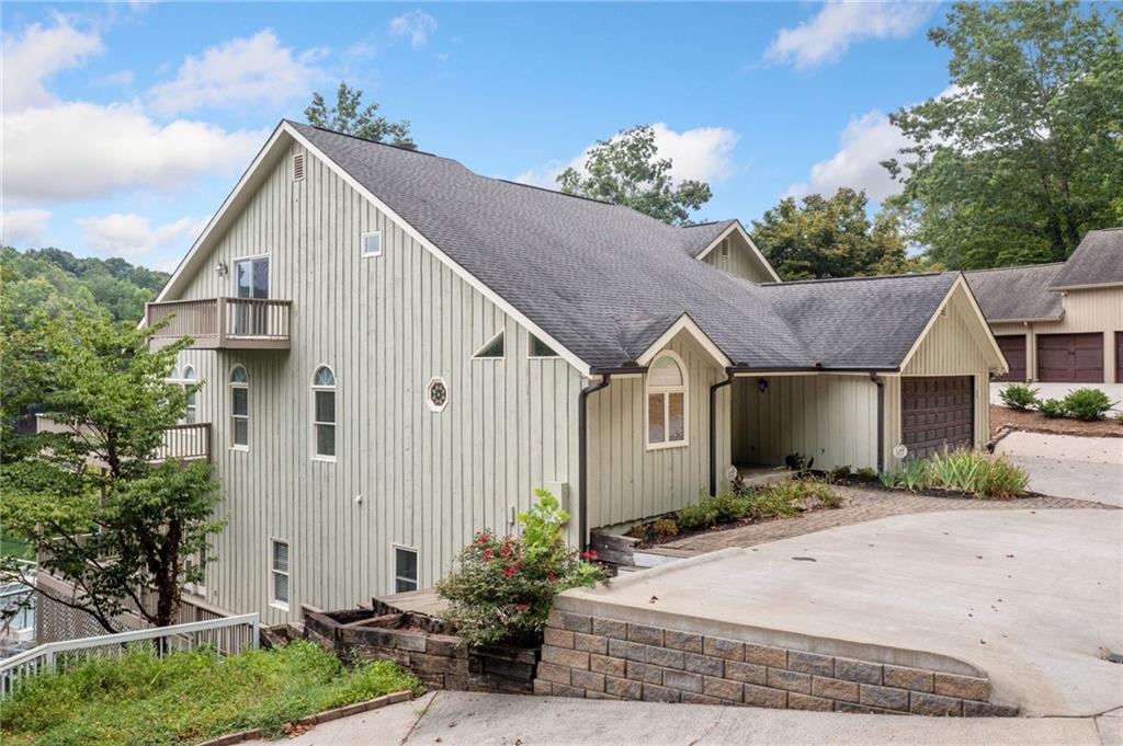 105 STONECLIFF COVE Drive