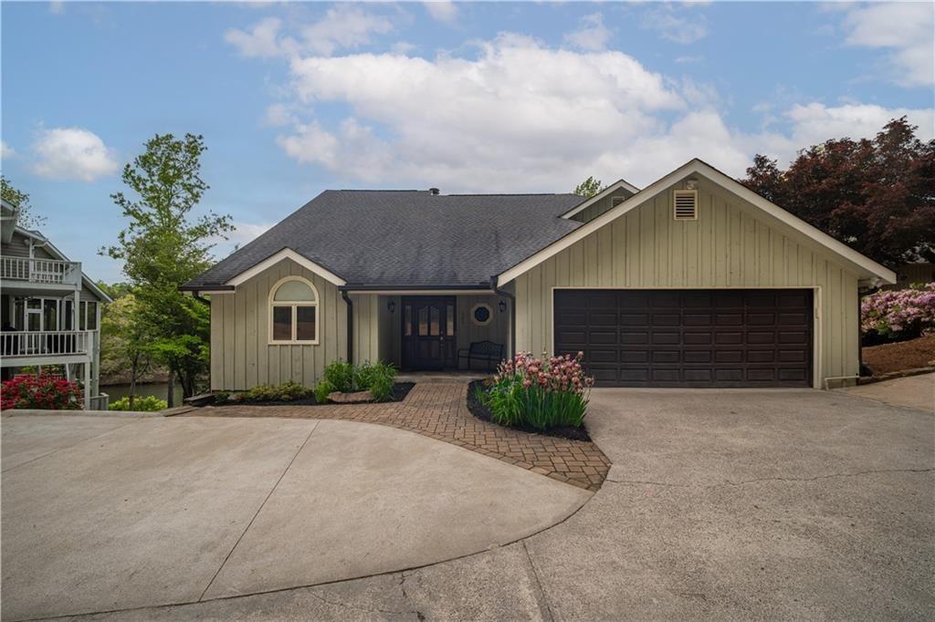 105 STONECLIFF COVE Drive