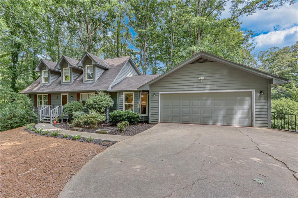 2004 Riverwood Drive