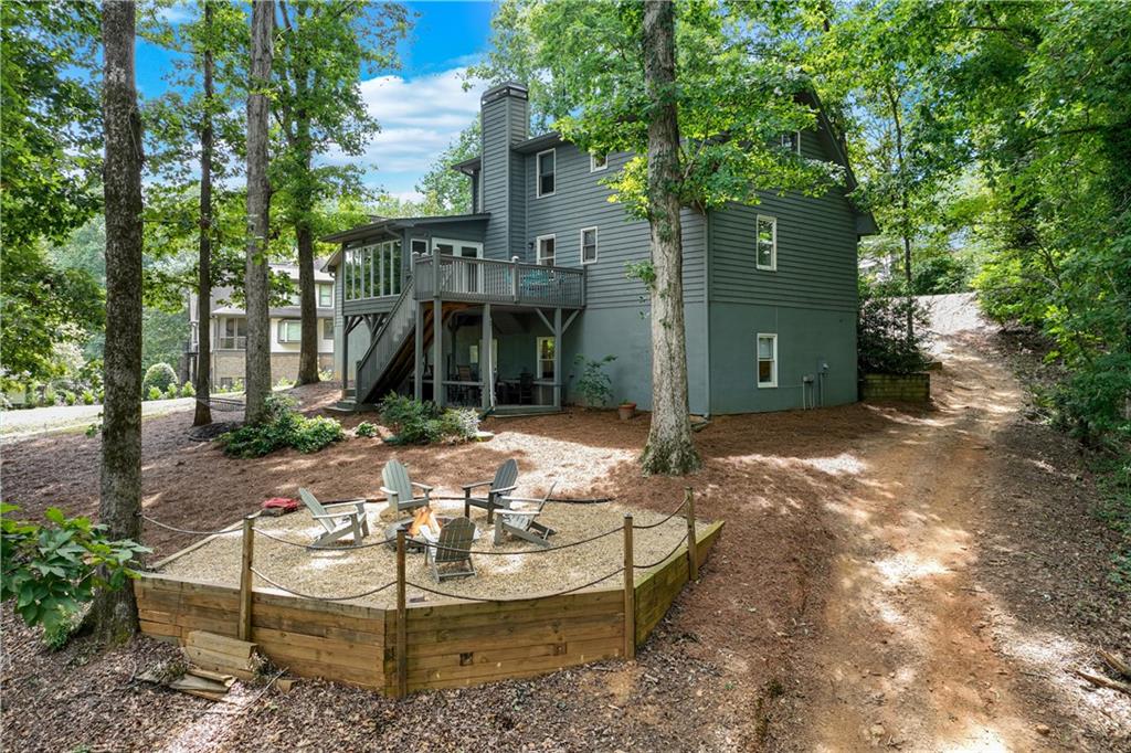 2004 Riverwood Drive