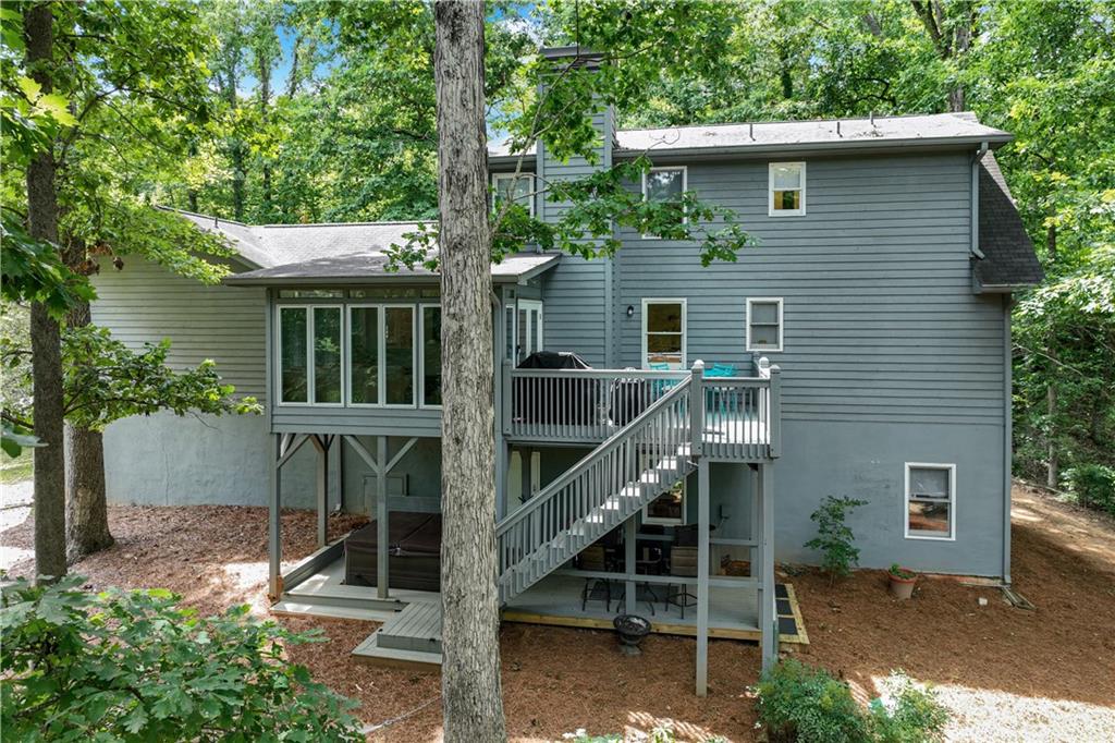 2004 Riverwood Drive