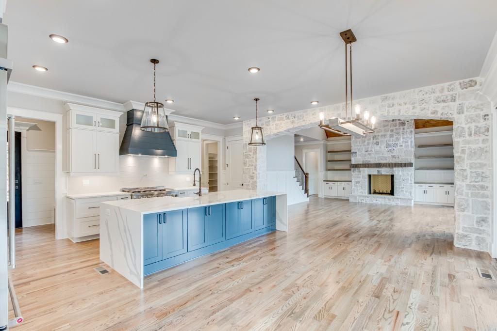7435 Crestline Drive