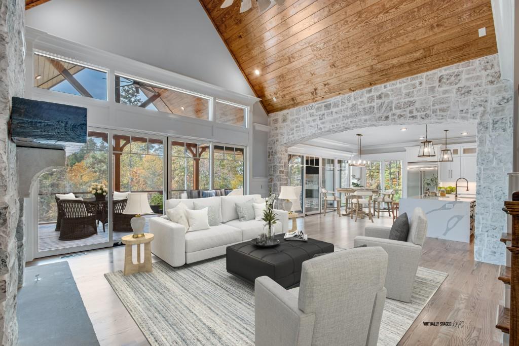 7435 Crestline Drive