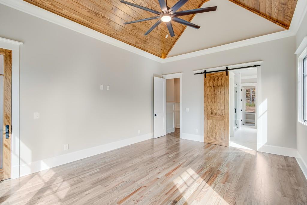 7435 Crestline Drive