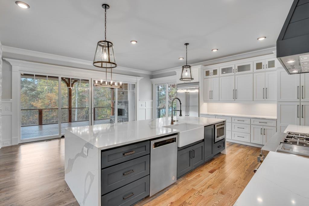 7435 Crestline Drive
