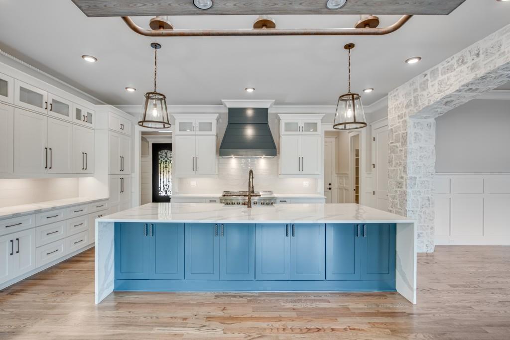 7435 Crestline Drive