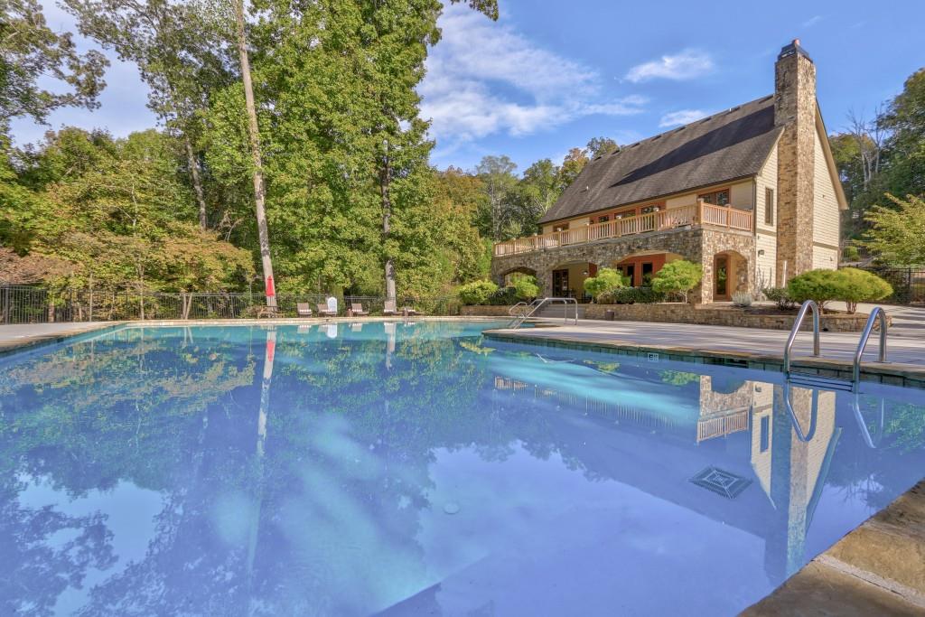 7435 Crestline Drive