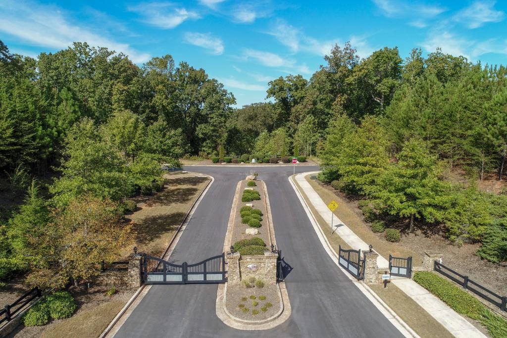 7435 Crestline Drive