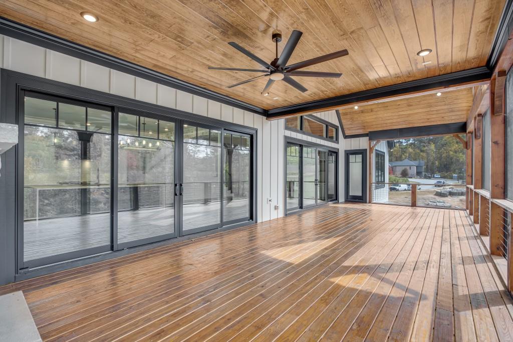 7435 Crestline Drive