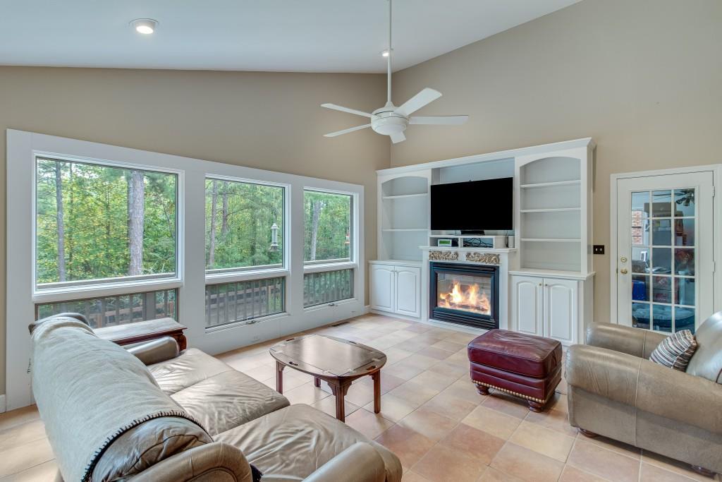 6644 Crestwood Peninsula