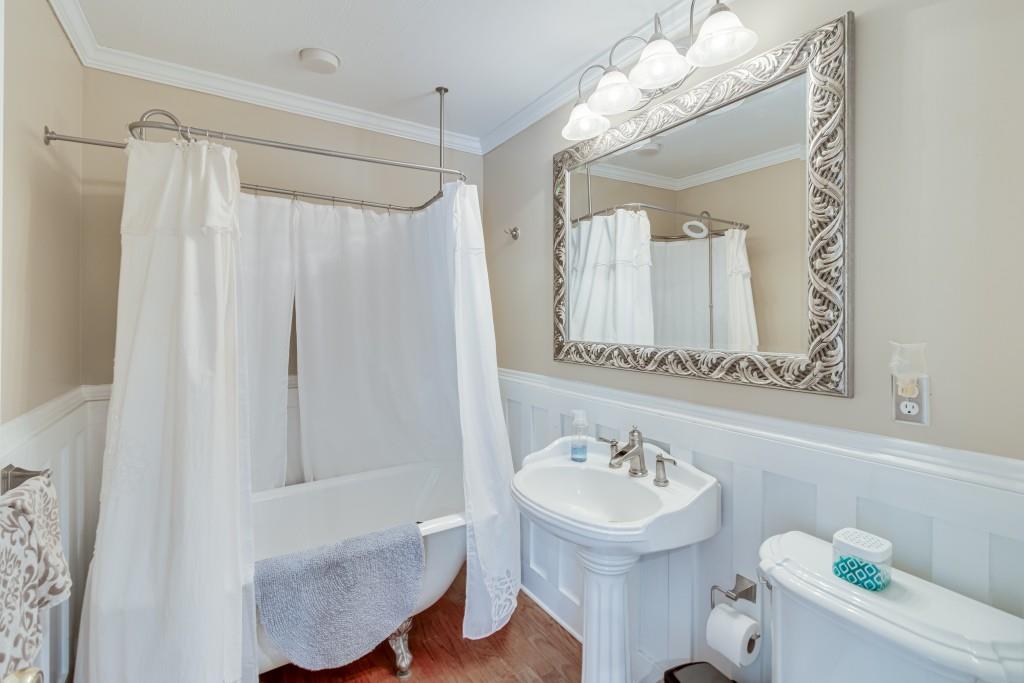 6644 Crestwood Peninsula
