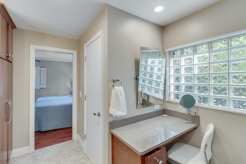 6644 Crestwood Peninsula