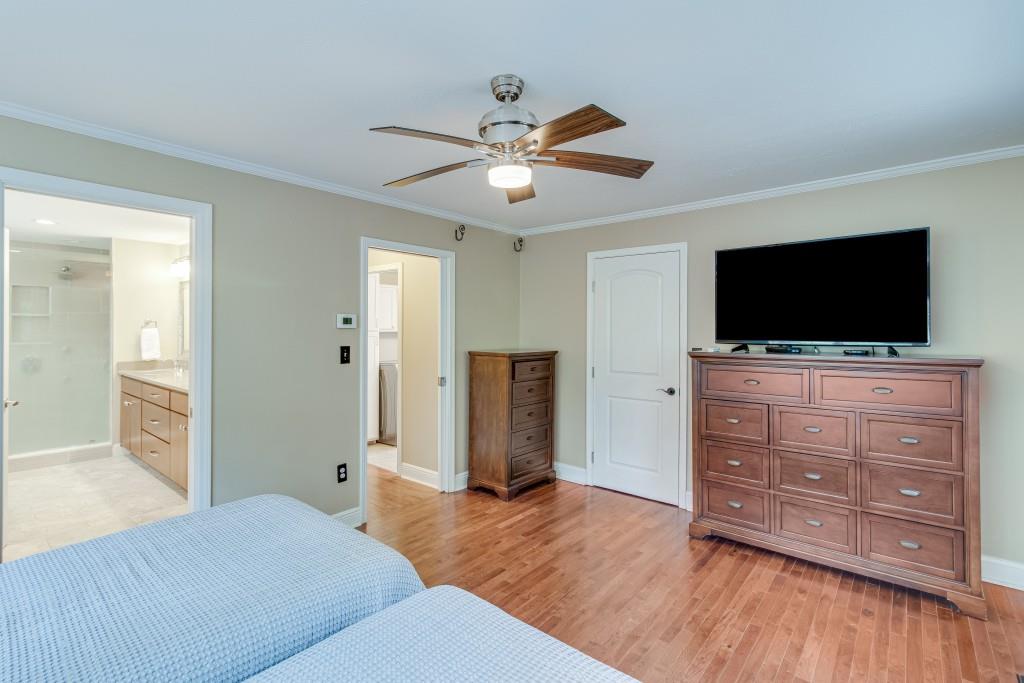 6644 Crestwood Peninsula