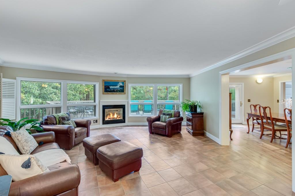 6644 Crestwood Peninsula