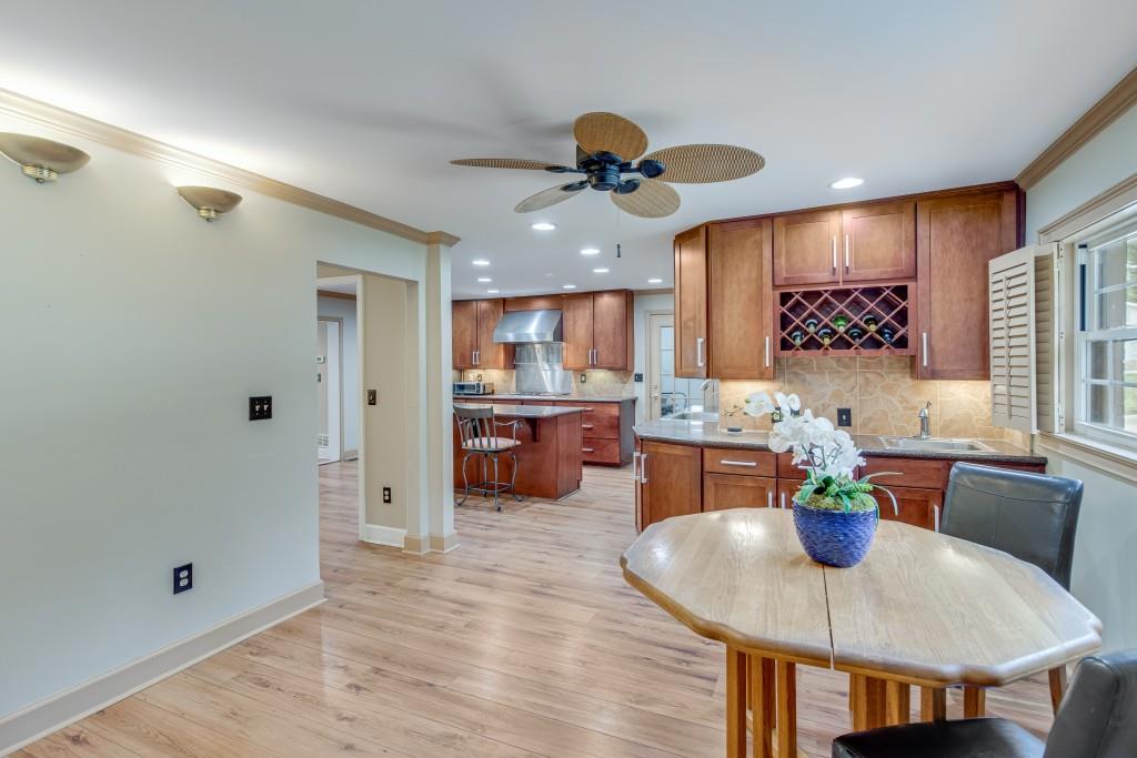 6644 Crestwood Peninsula