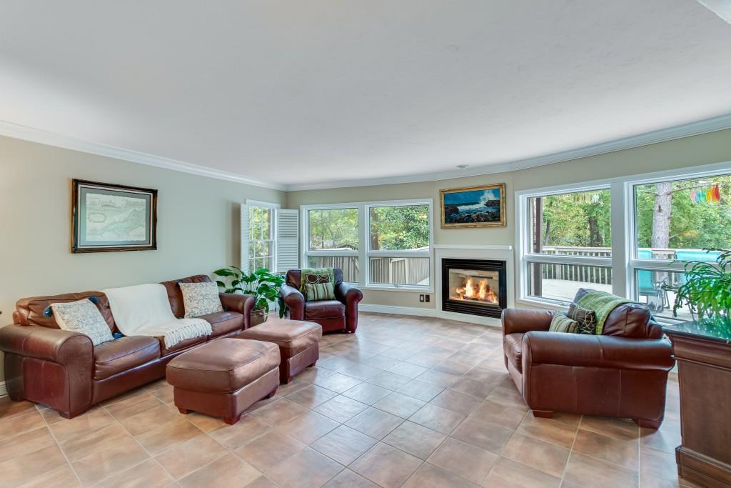 6644 Crestwood Peninsula