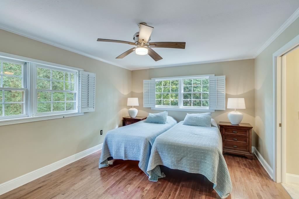 6644 Crestwood Peninsula